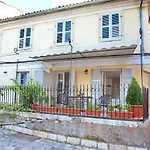 Nona\'S Studio